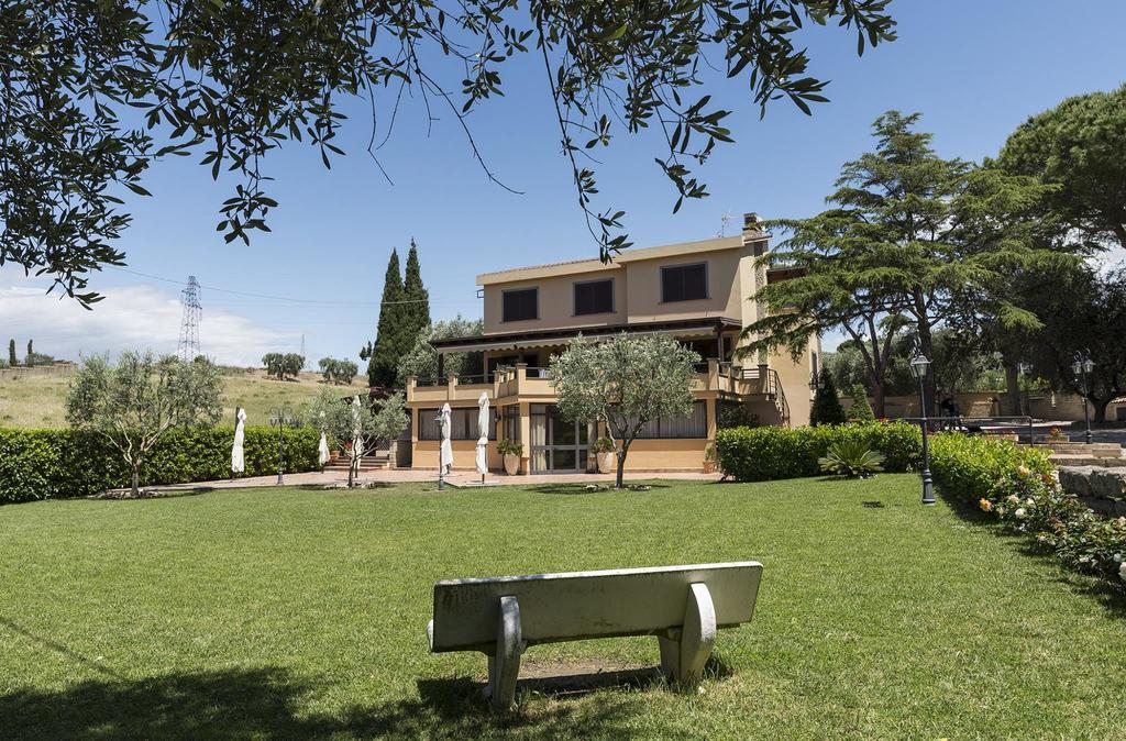 Bed And Breakfast La Corte Degli Ulivi Чивитавеккья Экстерьер фото